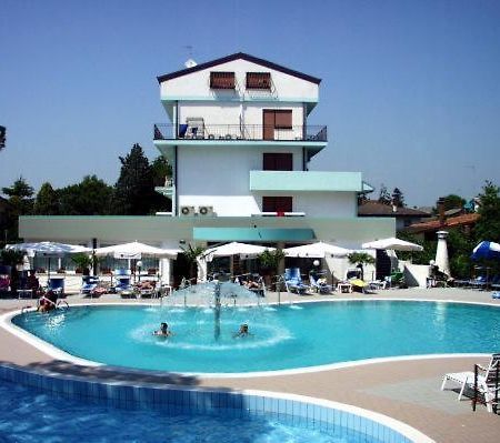 Oasi Verde Lido di Jesolo Exteriör bild