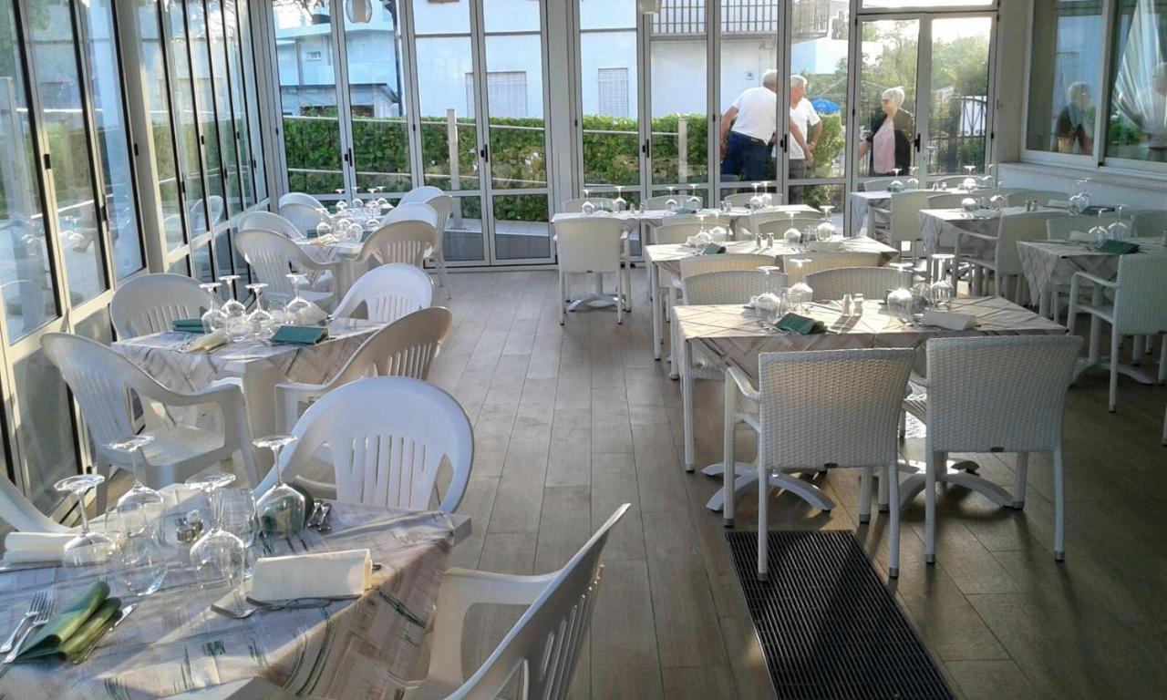 Oasi Verde Lido di Jesolo Exteriör bild